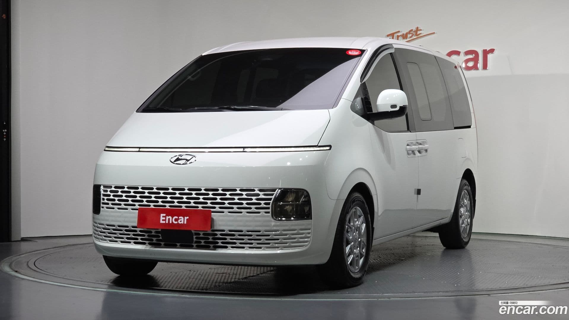 Main__Slider__Photo:Staria Hyundai 2021.10-0
