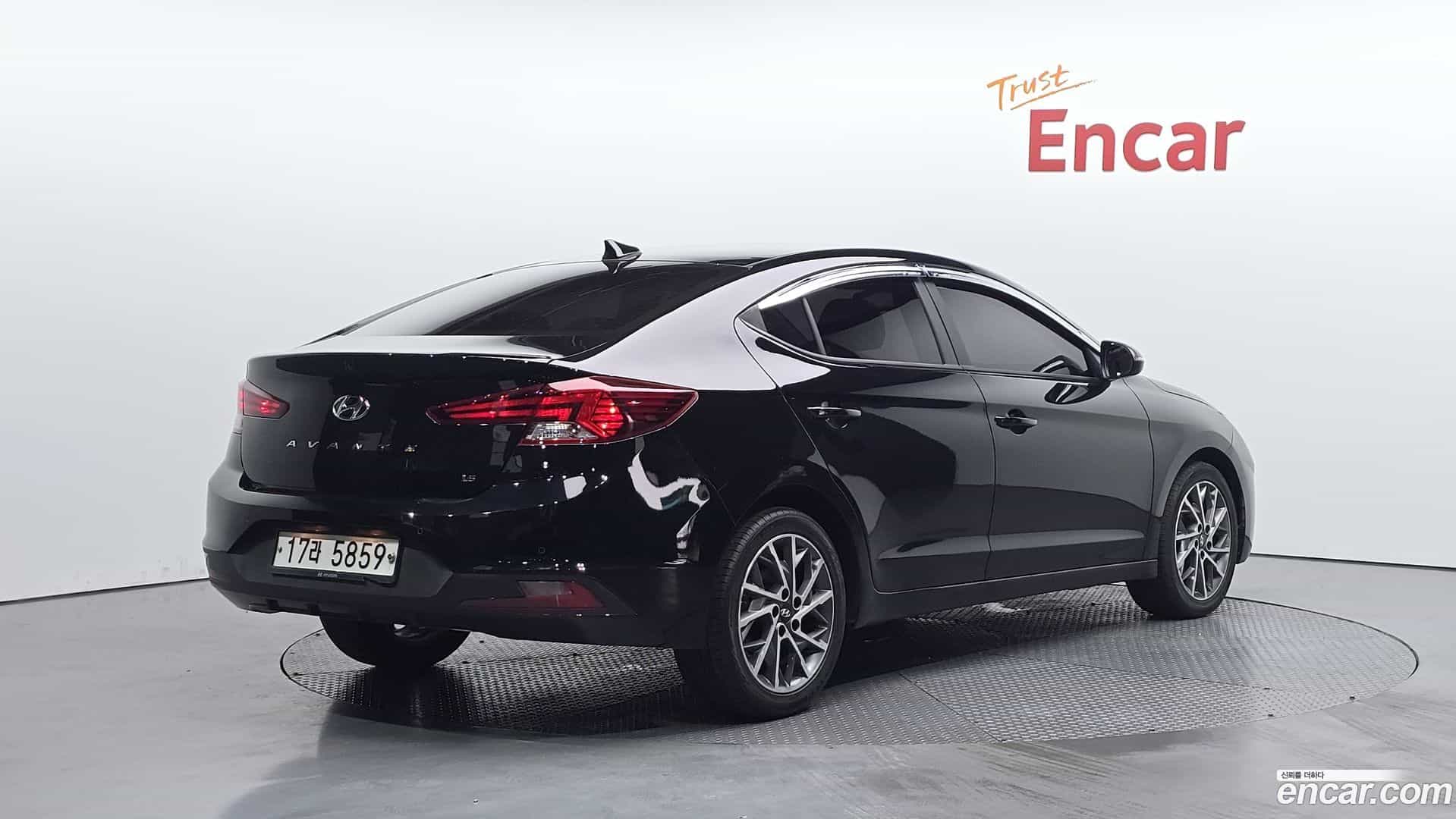 AVANTE Hyundai 2019.0-OUTER-002
