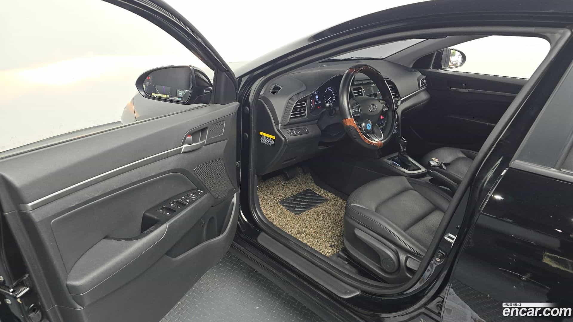 AVANTE Hyundai 2019.0-INNER-010