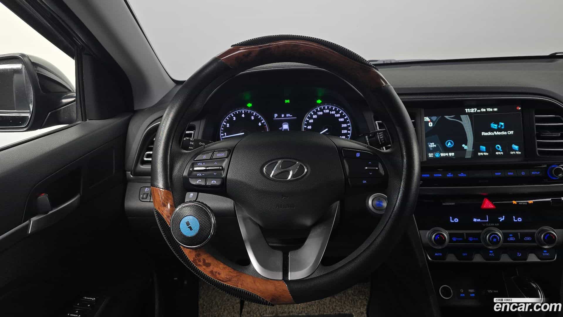 AVANTE Hyundai 2019.0-OPTION-017