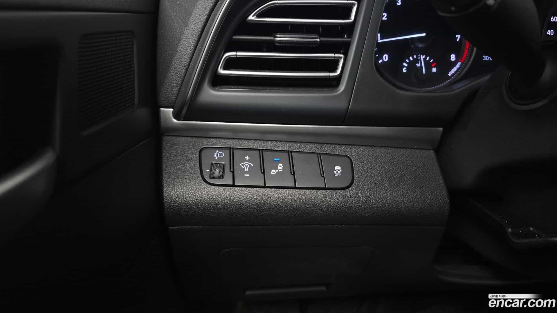 AVANTE Hyundai 2019.0-OPTION-020
