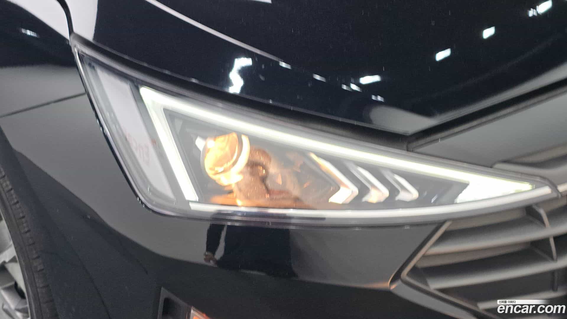 AVANTE Hyundai 2019.0-OUTER-032
