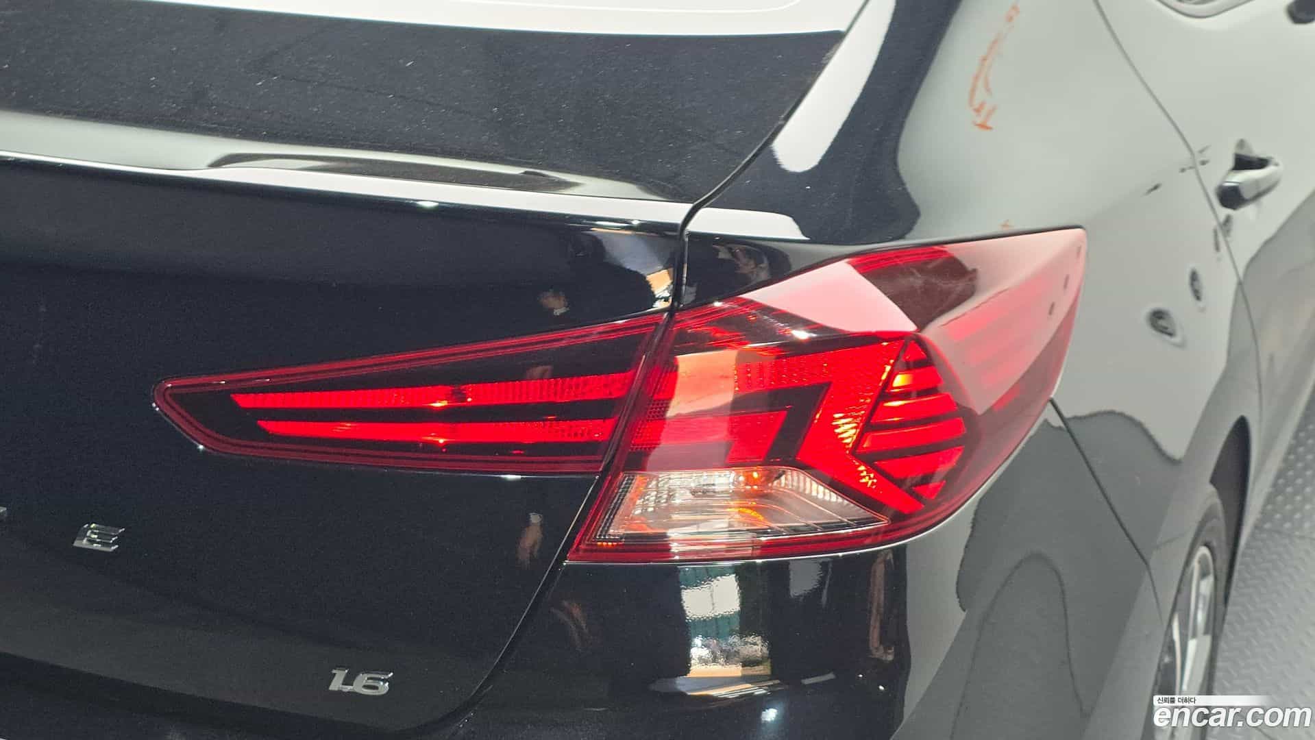 AVANTE Hyundai 2019.0-OUTER-033