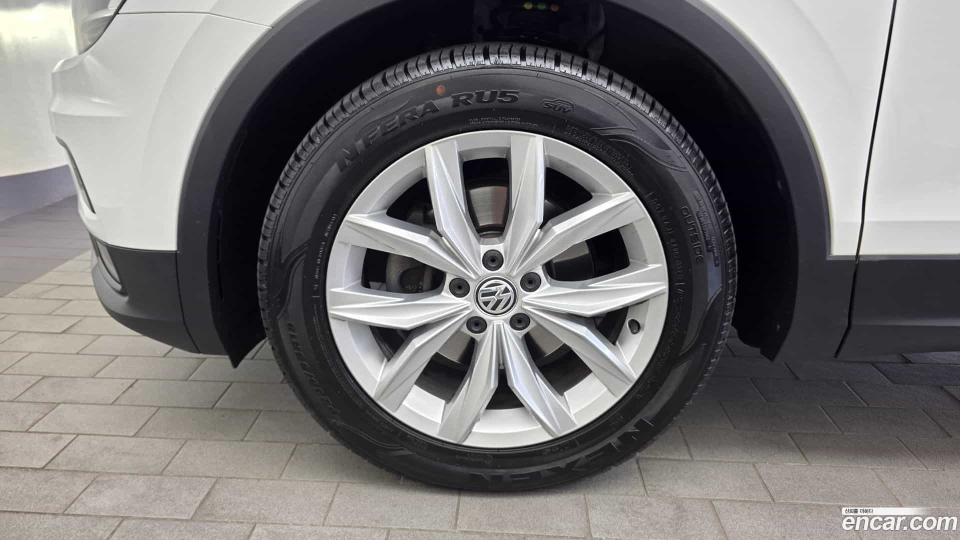 Tiguan Volkswagen 2018.5-OUTER-005