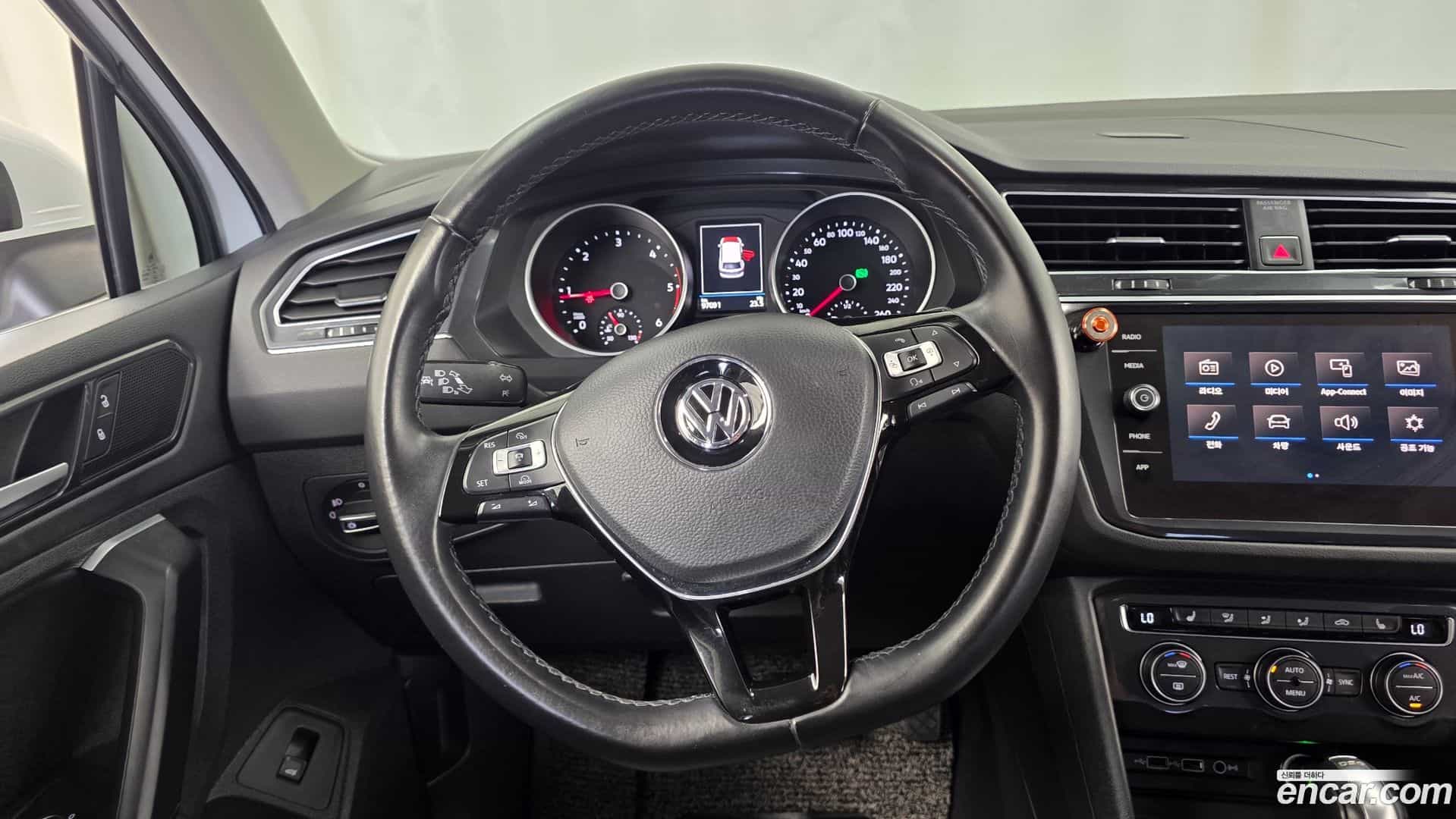 Tiguan Volkswagen 2018.5-OPTION-017