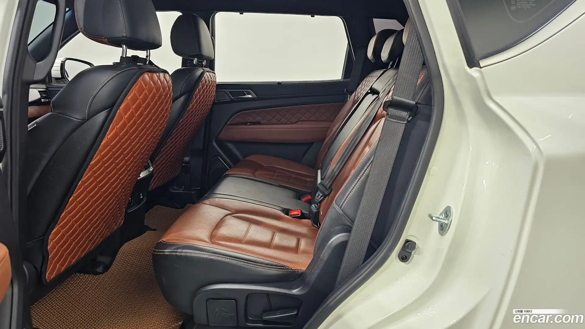 Rexton KG Mobility 2019.10-INNER-036