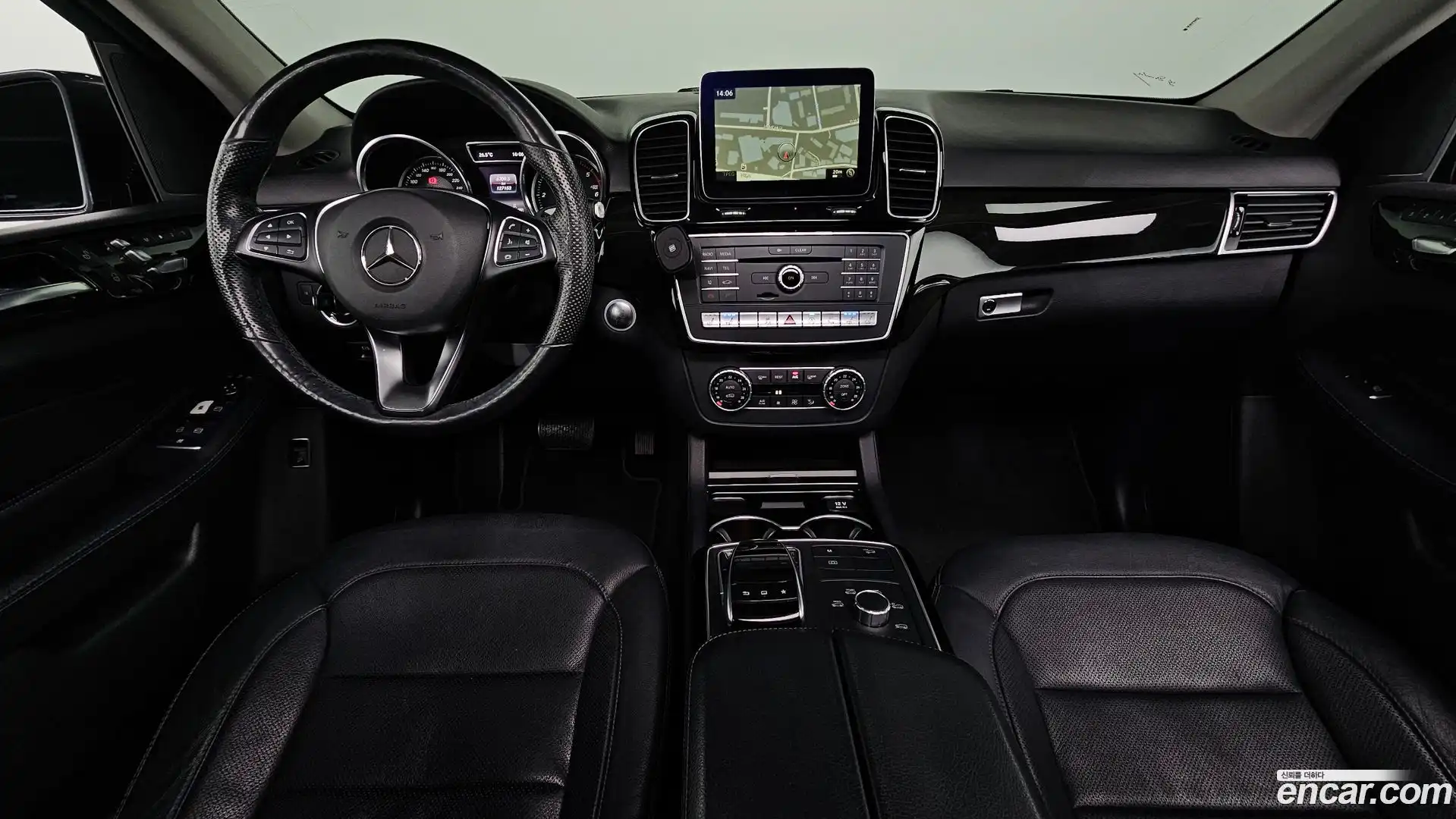 GLE-Class Mercedes-Benz 2016.5-INNER-007