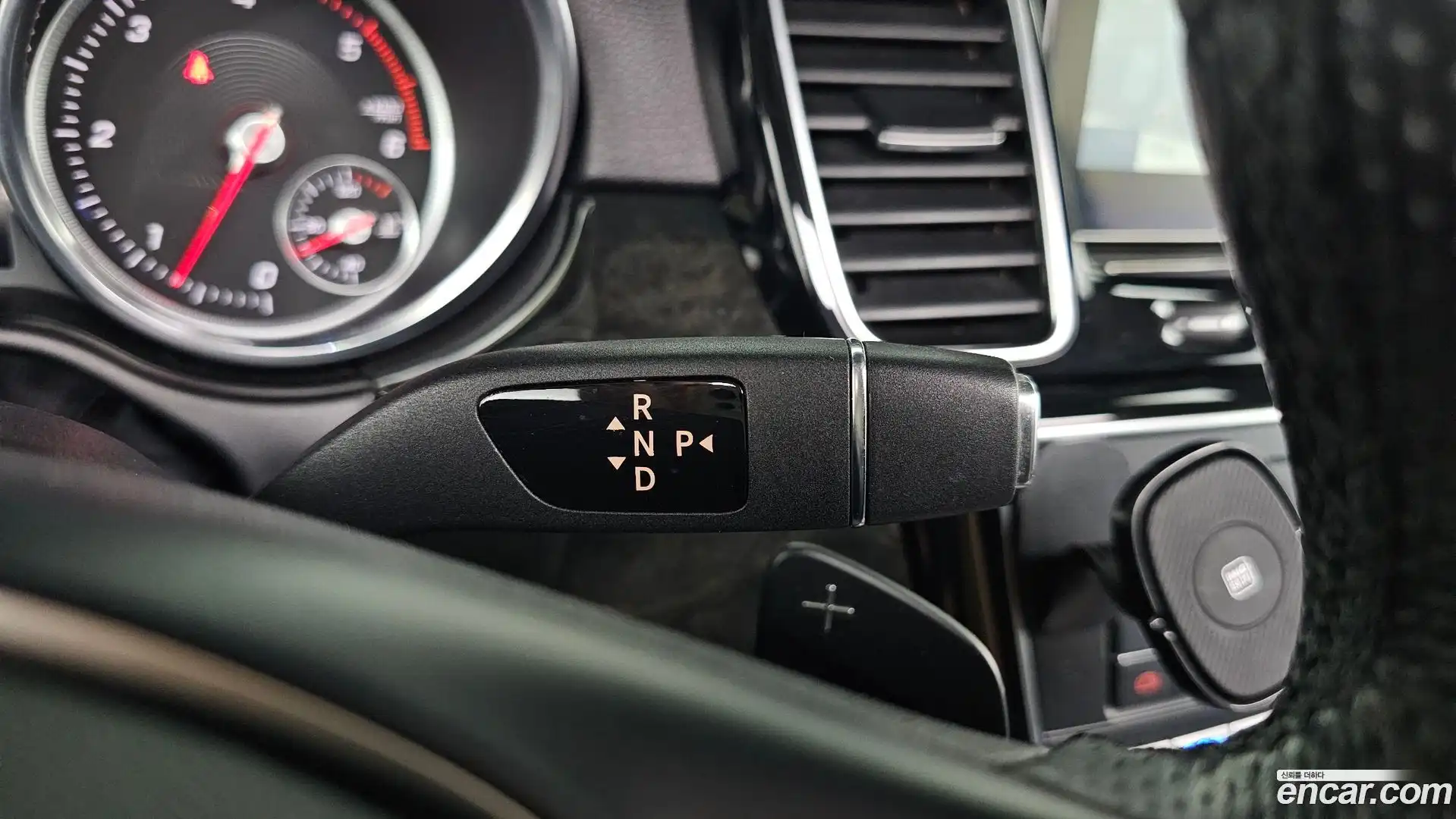 GLE-Class Mercedes-Benz 2016.5-INNER-009