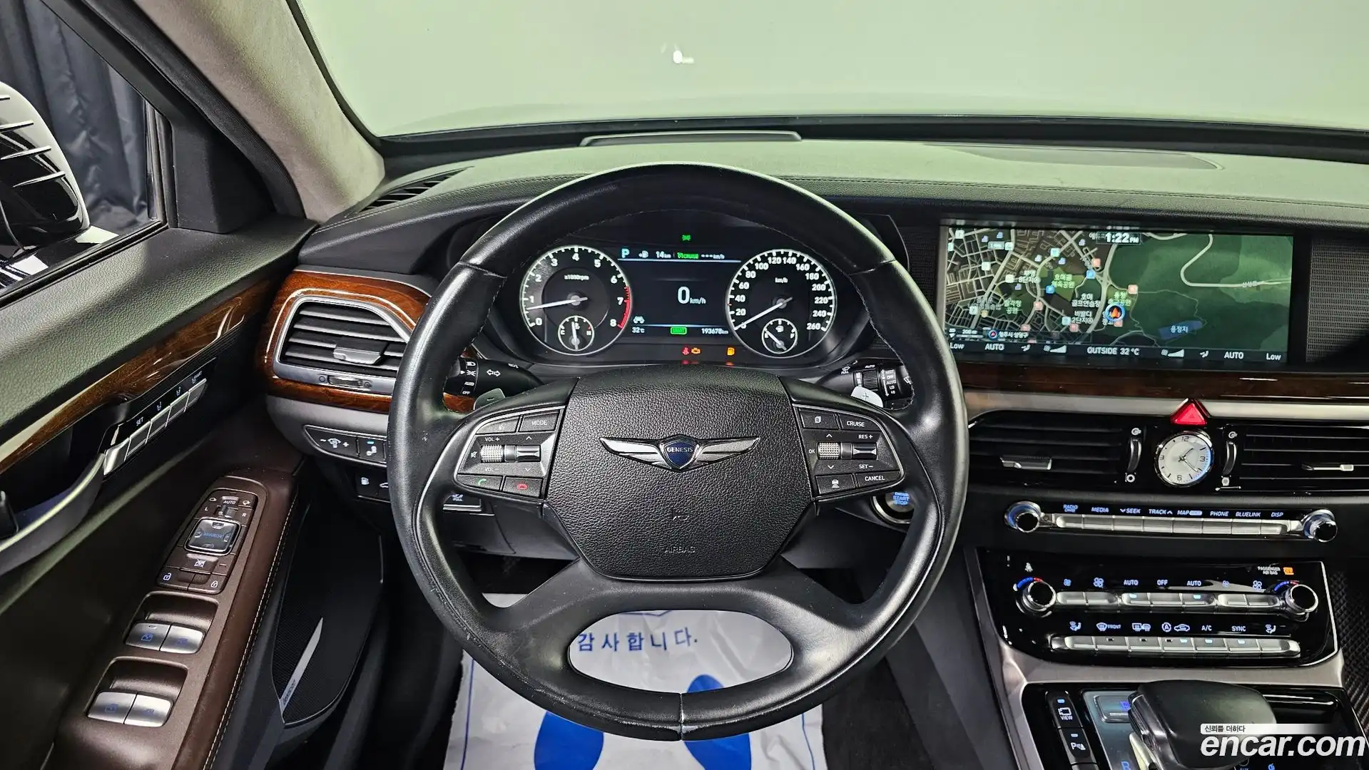 EQ900 Genesis 2016.5-OPTION-019