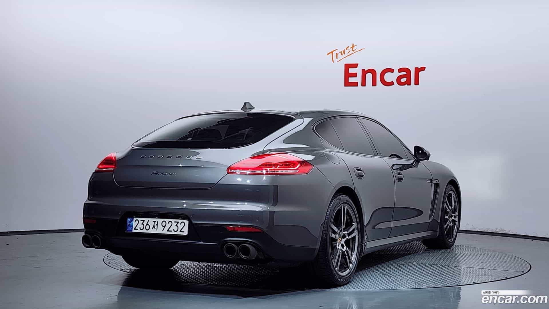 Panamera Porsche 2013.9-OUTER-002