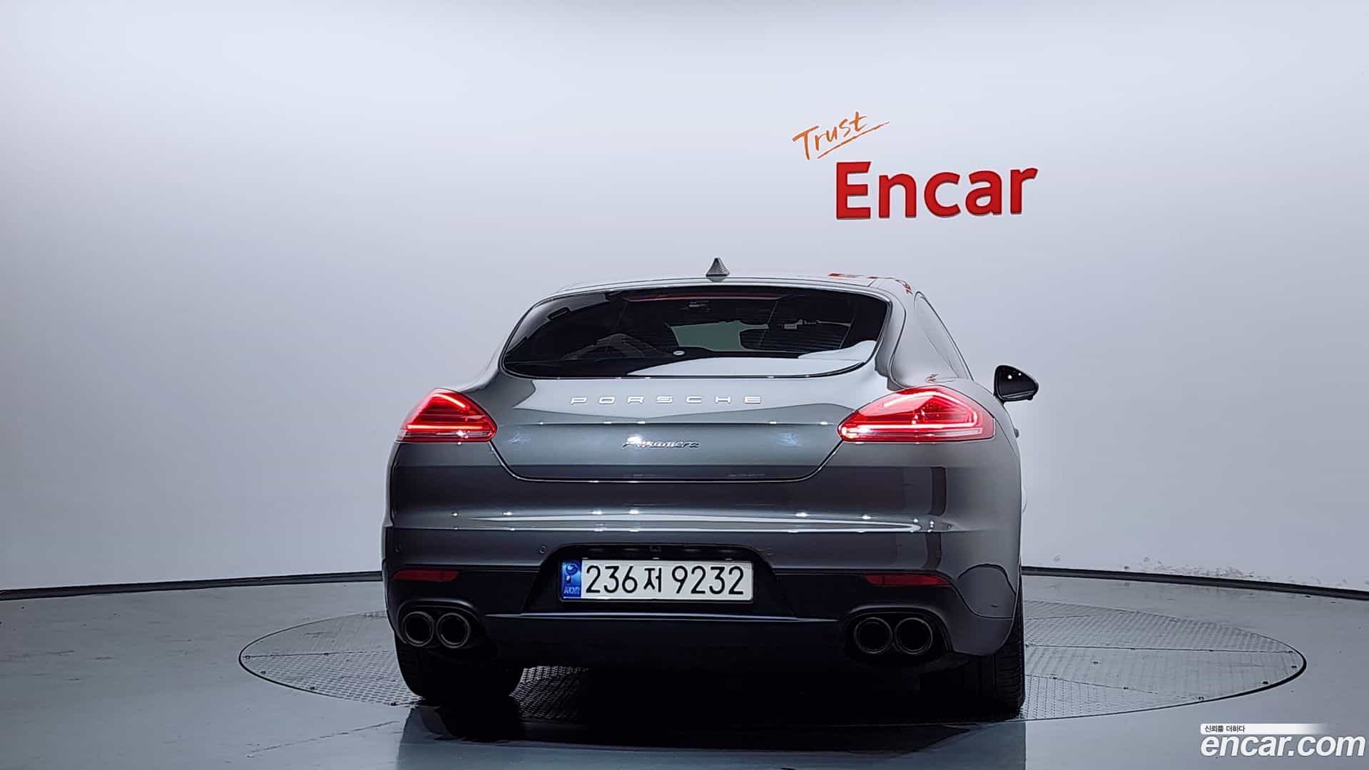 Panamera Porsche 2013.9-OUTER-004