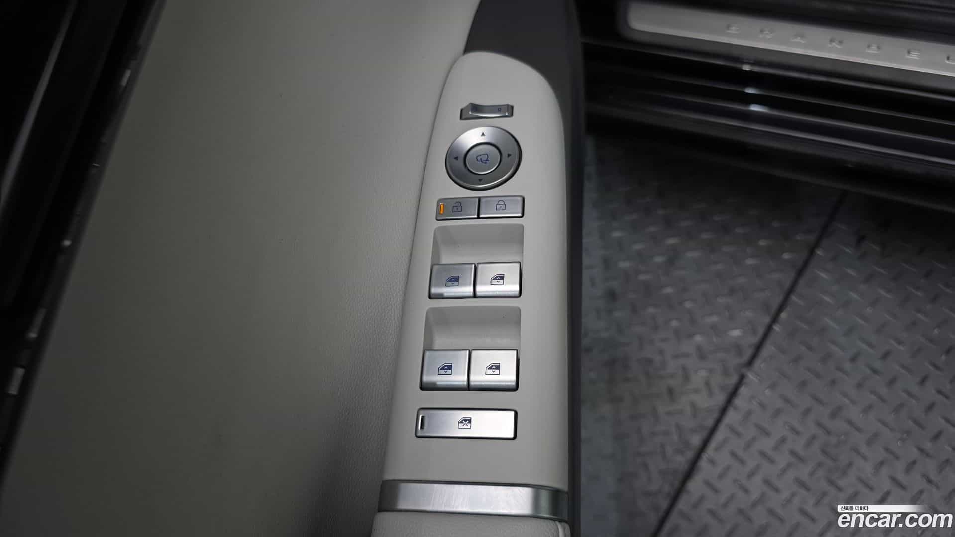 Grandeur Hyundai 2023.3-OPTION-018