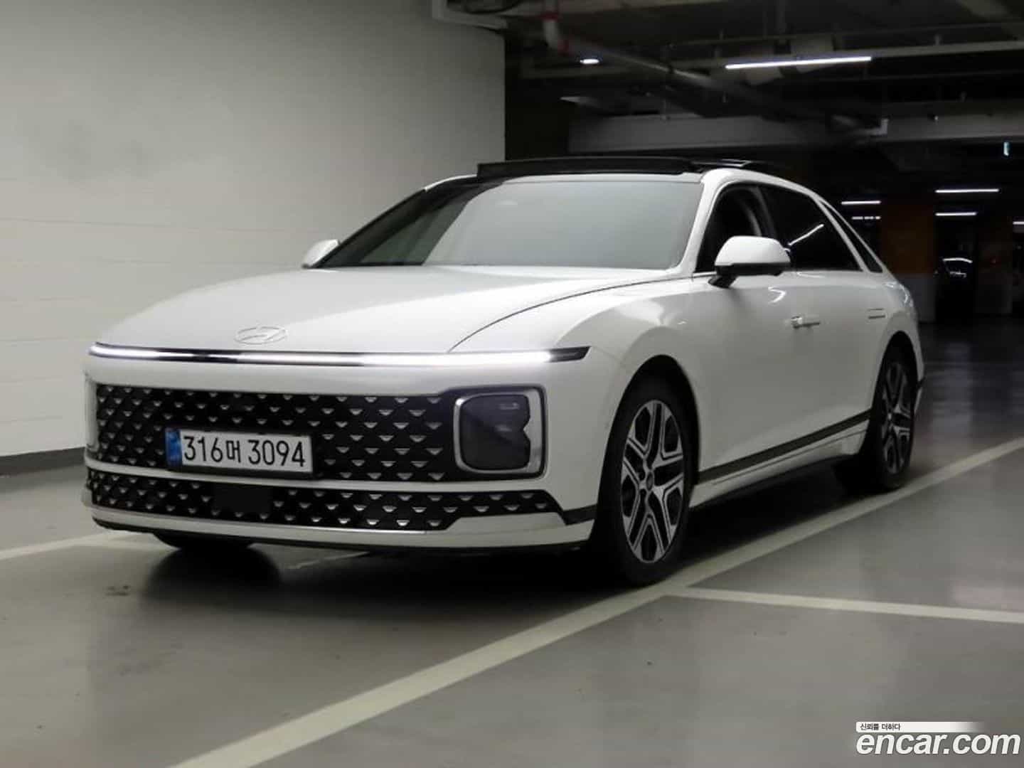 Grandeur Hyundai 2023.1-OUTER-001