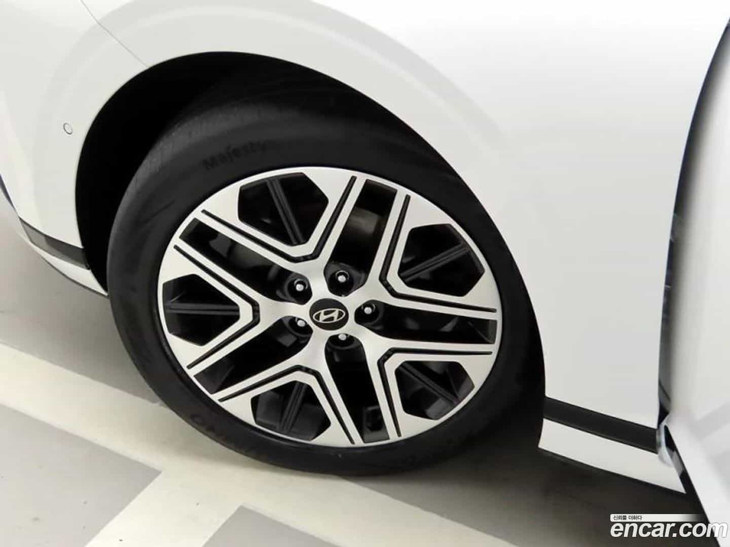 Grandeur Hyundai 2023.1-OPTION-023