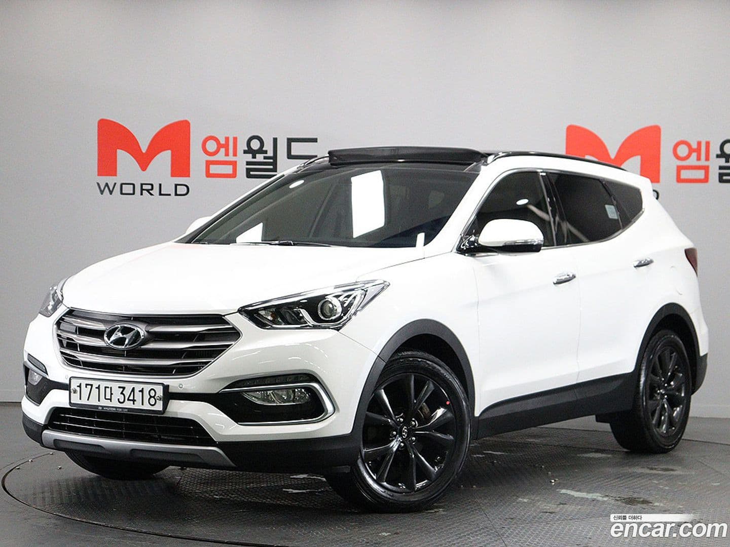 Main__Slider__Photo:Santafe Hyundai 2016.3-0