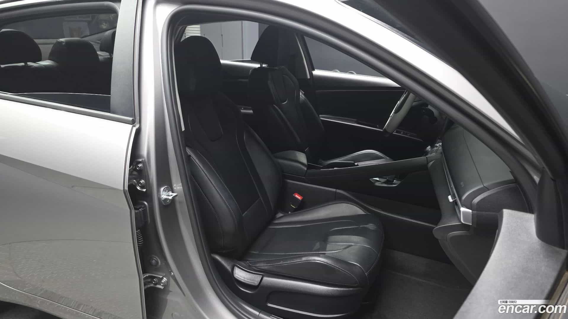 AVANTE Hyundai 2021.3-OPTION-016