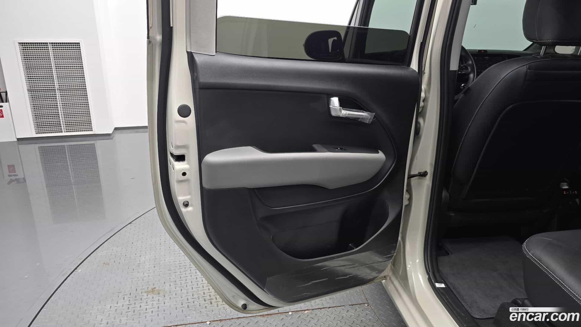 RAY Kia 2022.10-INNER-035