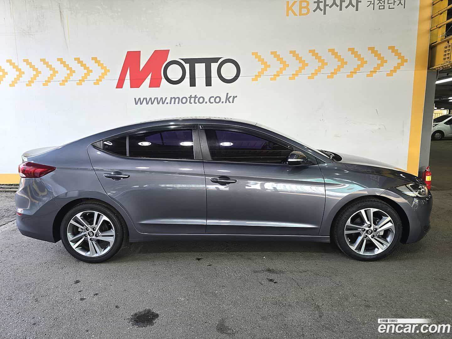 AVANTE Hyundai 2018.2-OUTER-004
