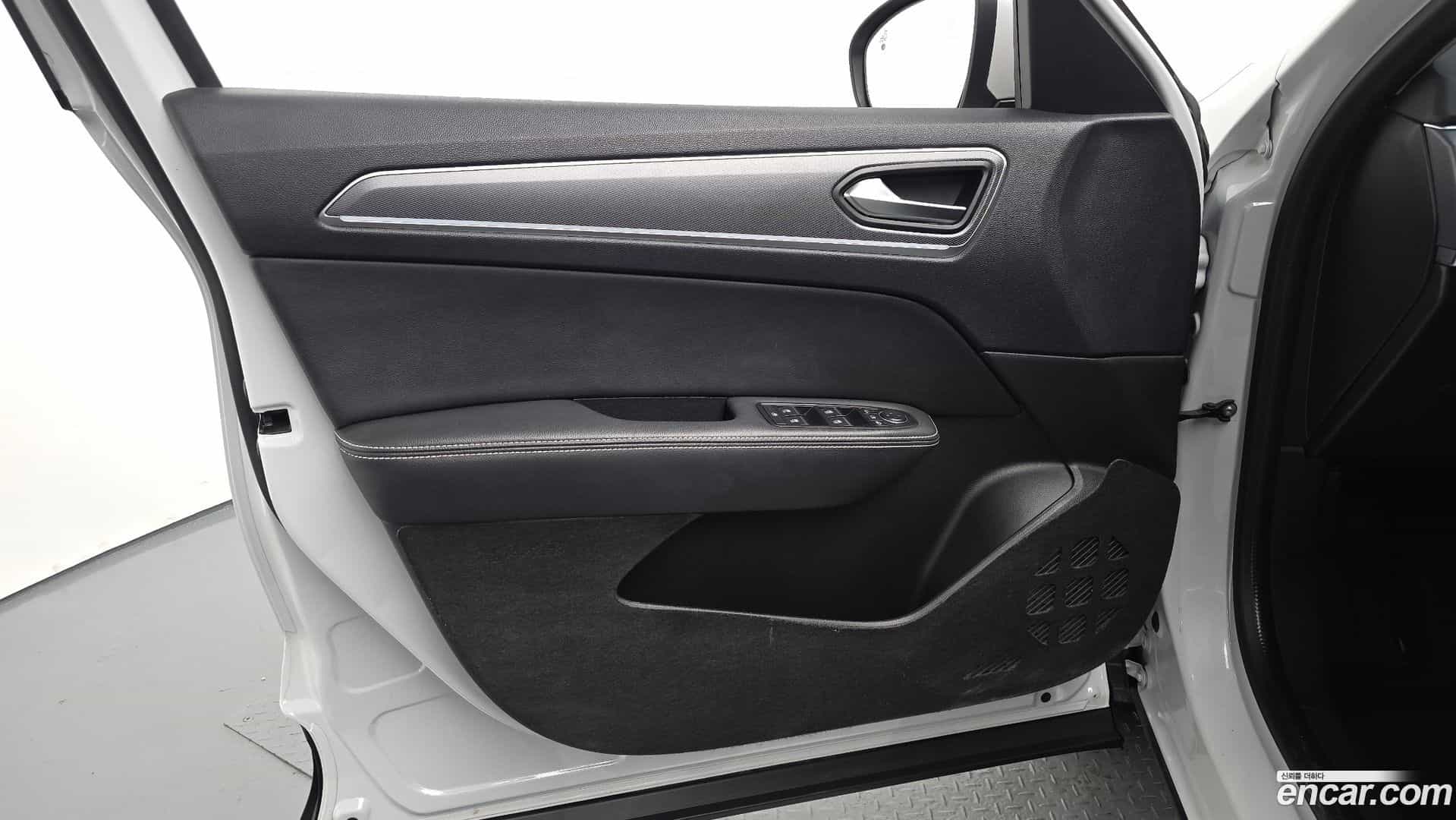 XM3 Renault Korea 2022.0-INNER-034
