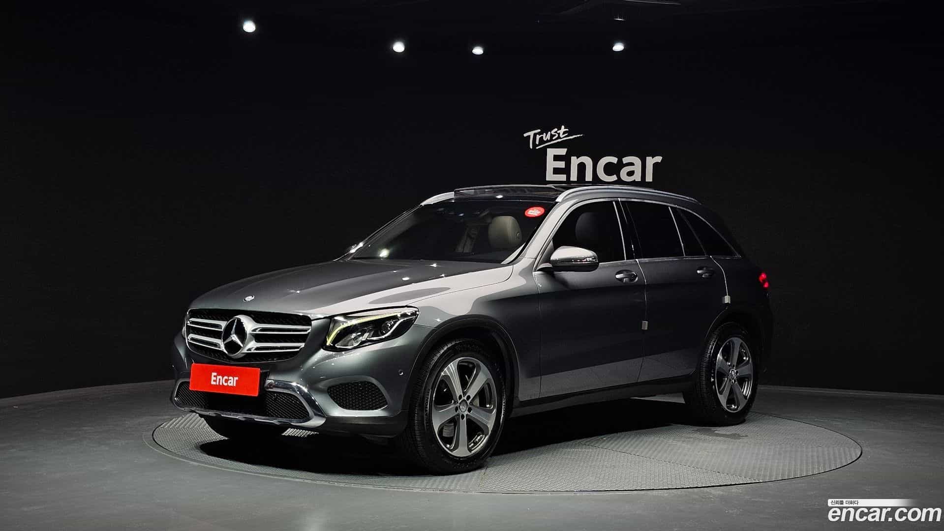 GLC-Class Mercedes-Benz 2017.0-OUTER-001