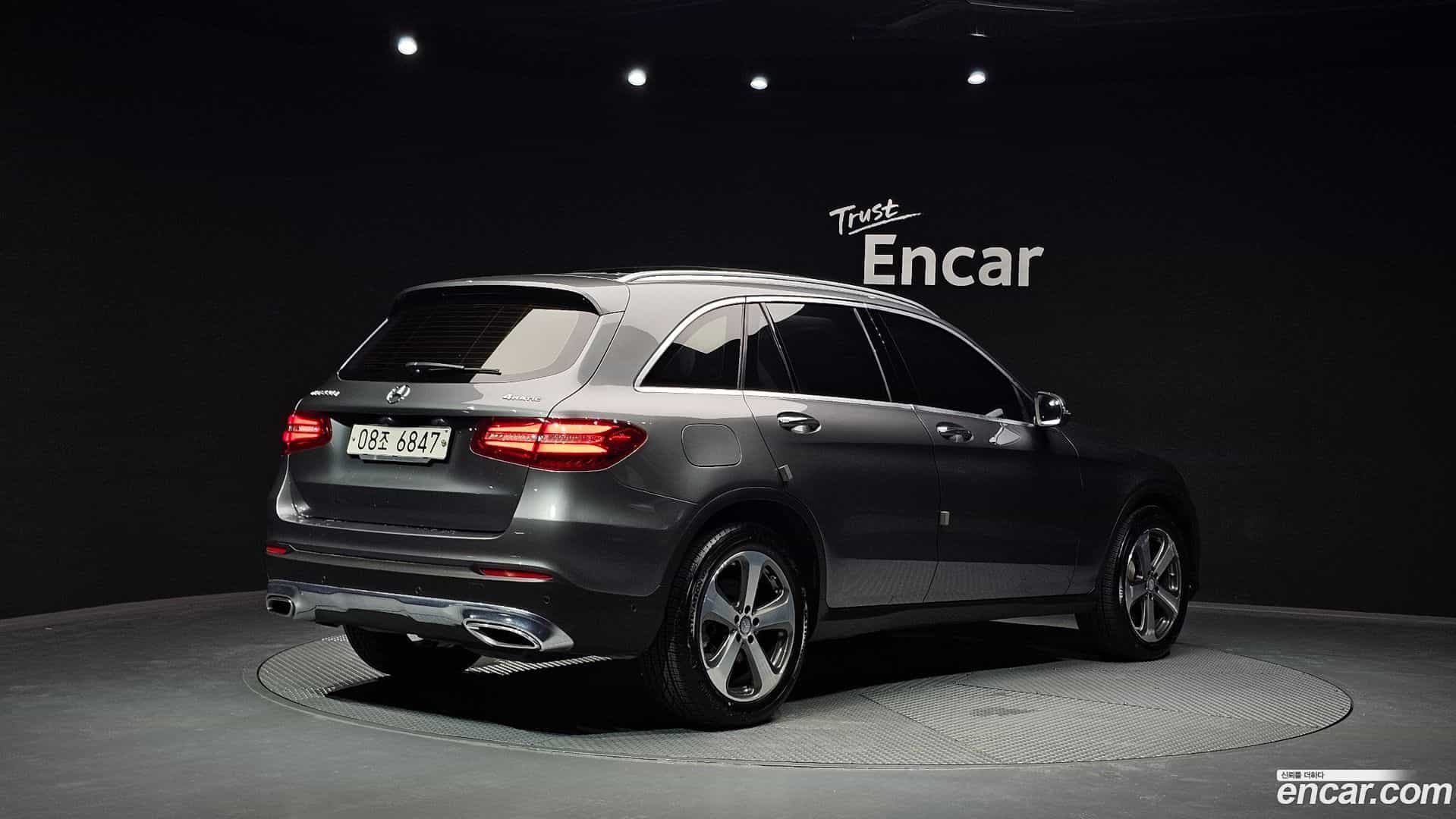 GLC-Class Mercedes-Benz 2017.0-OUTER-002