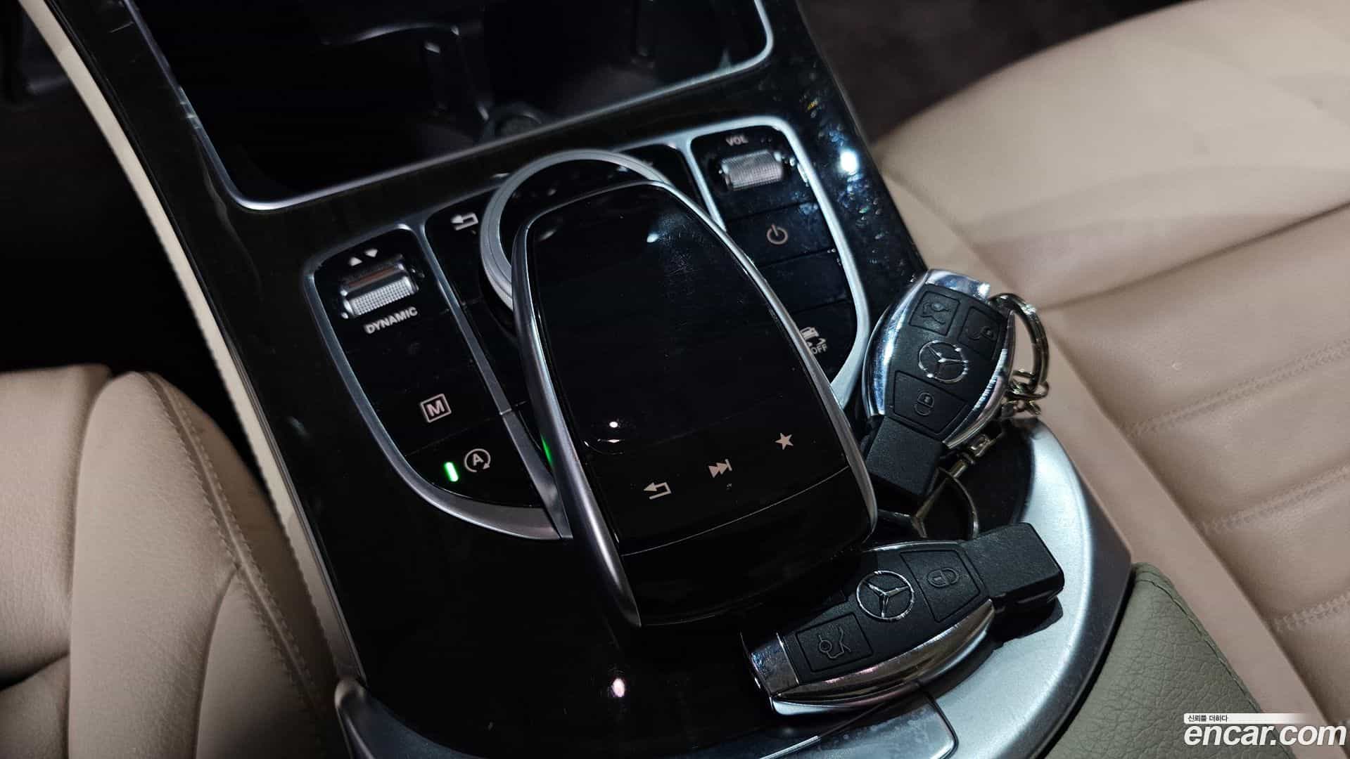 GLC-Class Mercedes-Benz 2017.0-OPTION-023