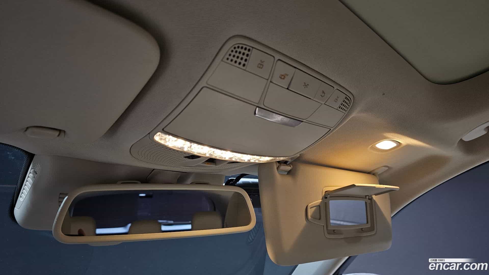 GLC-Class Mercedes-Benz 2017.0-OPTION-024