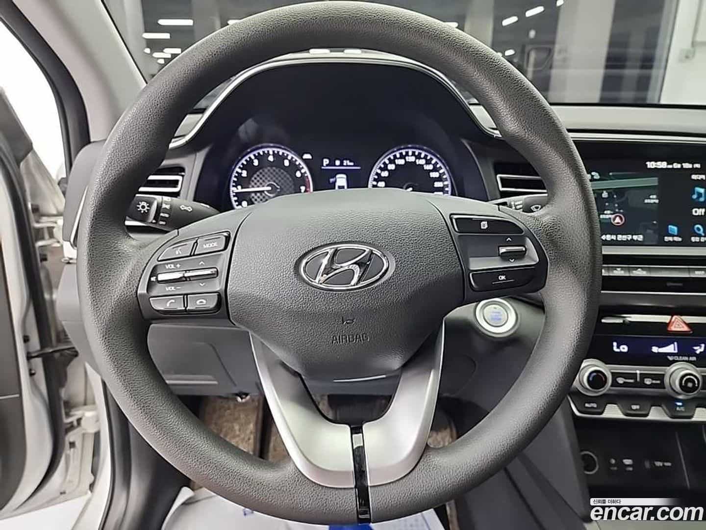 AVANTE Hyundai 2019.2-INNER-009