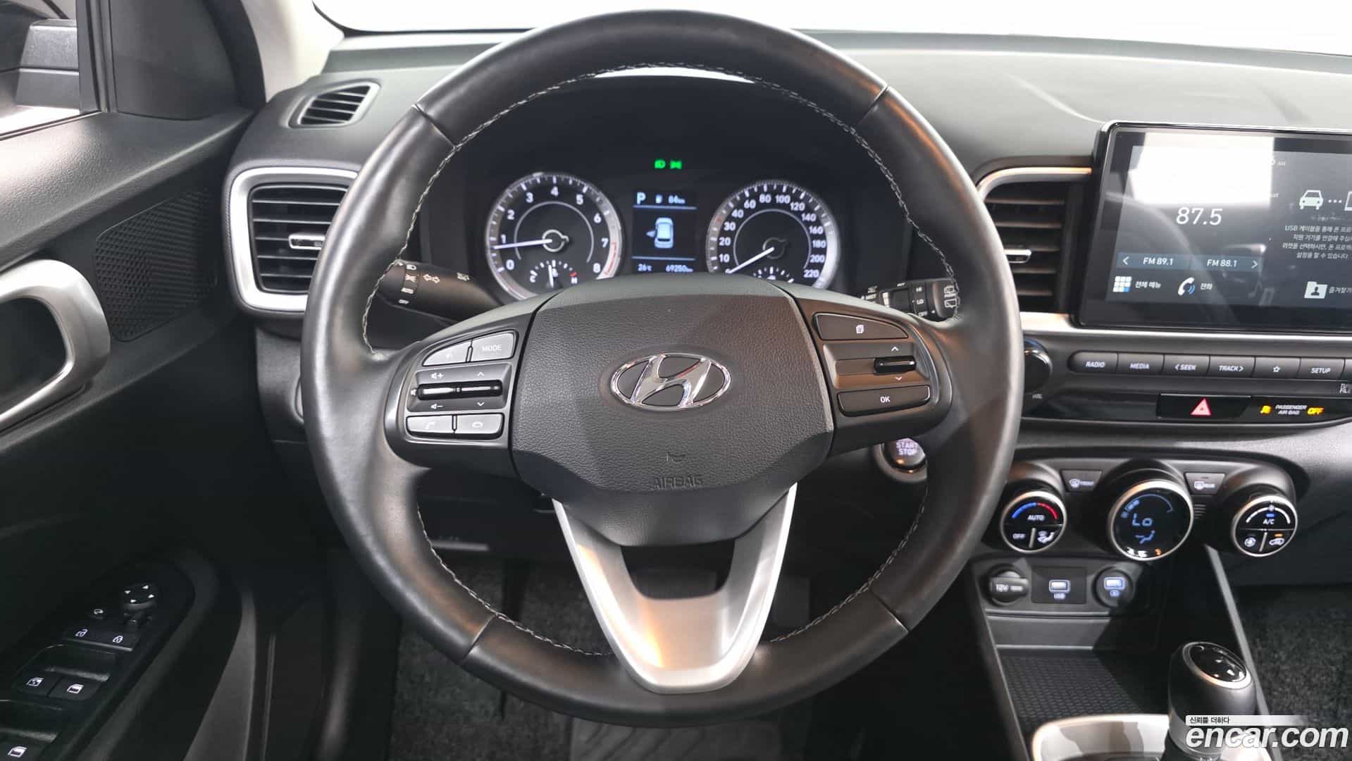 Venue Hyundai 2019.10-OPTION-016