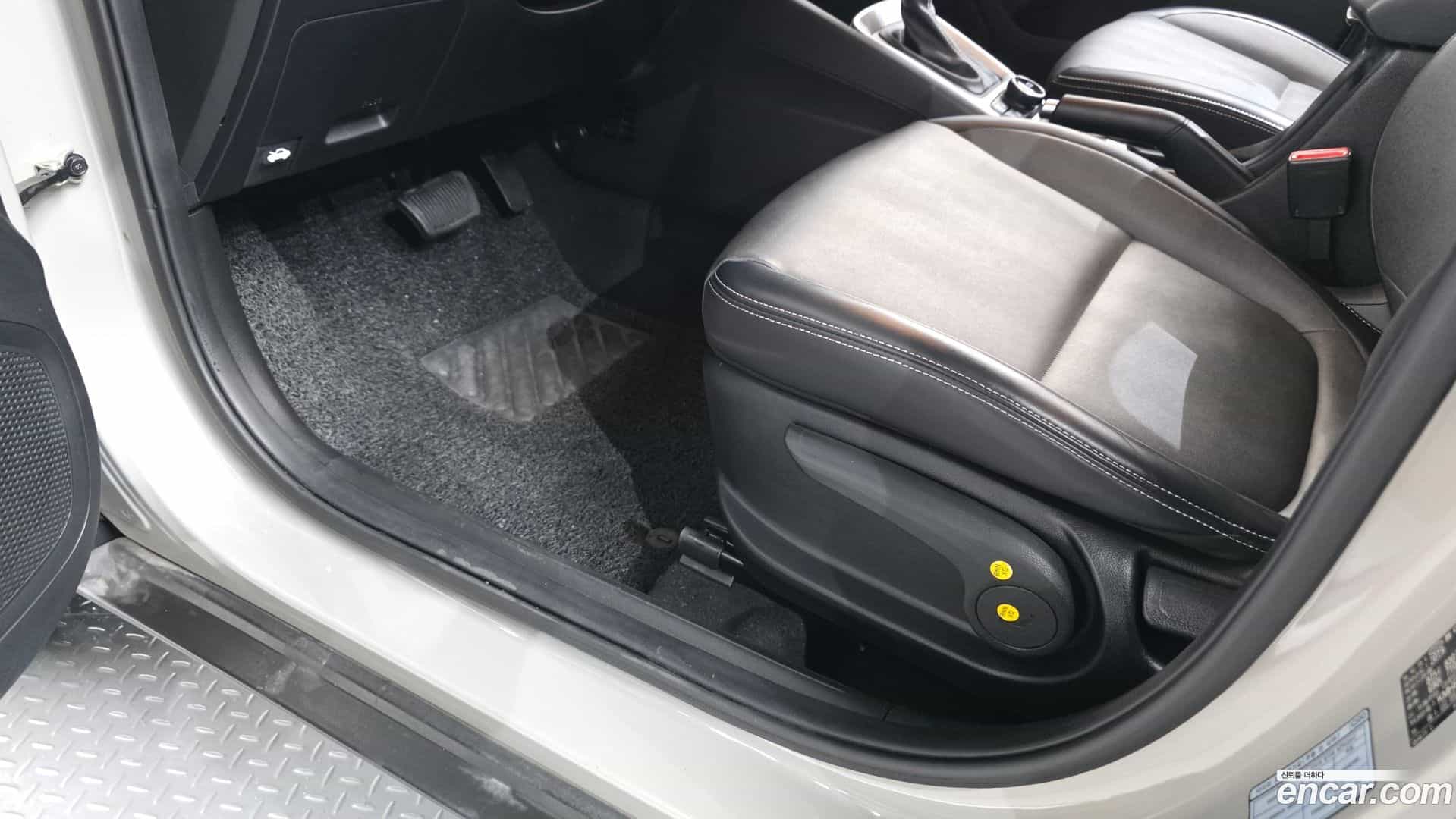Venue Hyundai 2019.10-OPTION-020