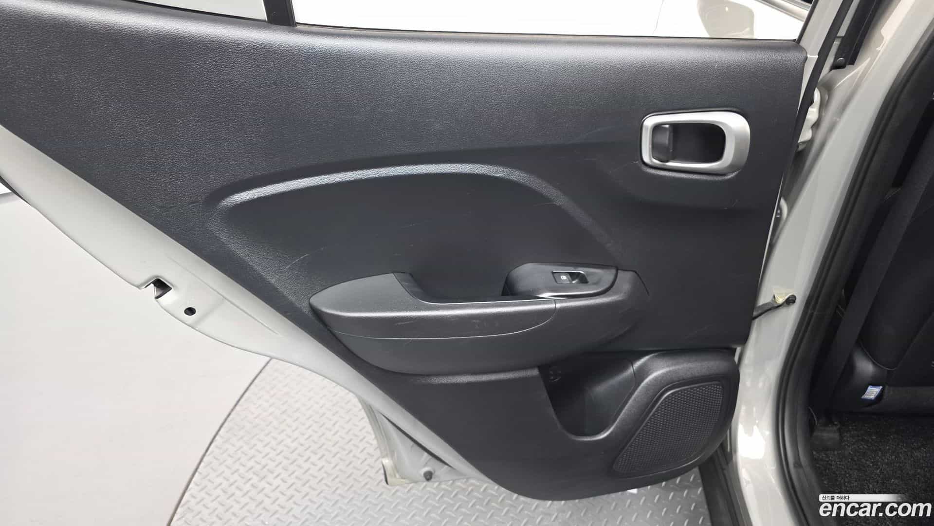 Venue Hyundai 2019.10-INNER-035