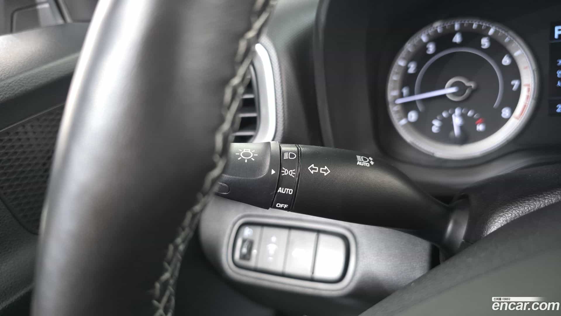 Venue Hyundai 2019.10-OPTION-040