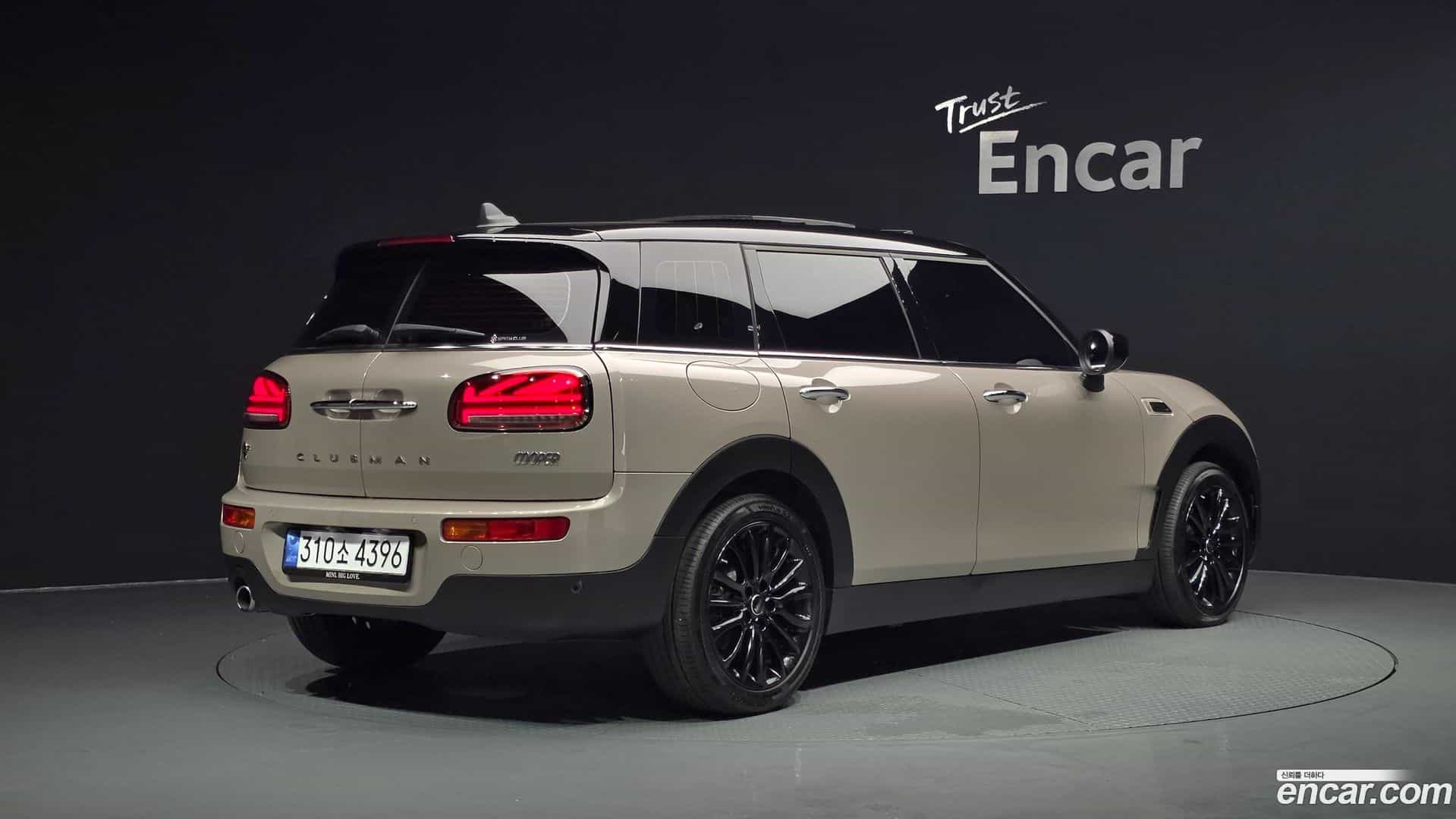 Clubman Mini 2021.11-OUTER-002