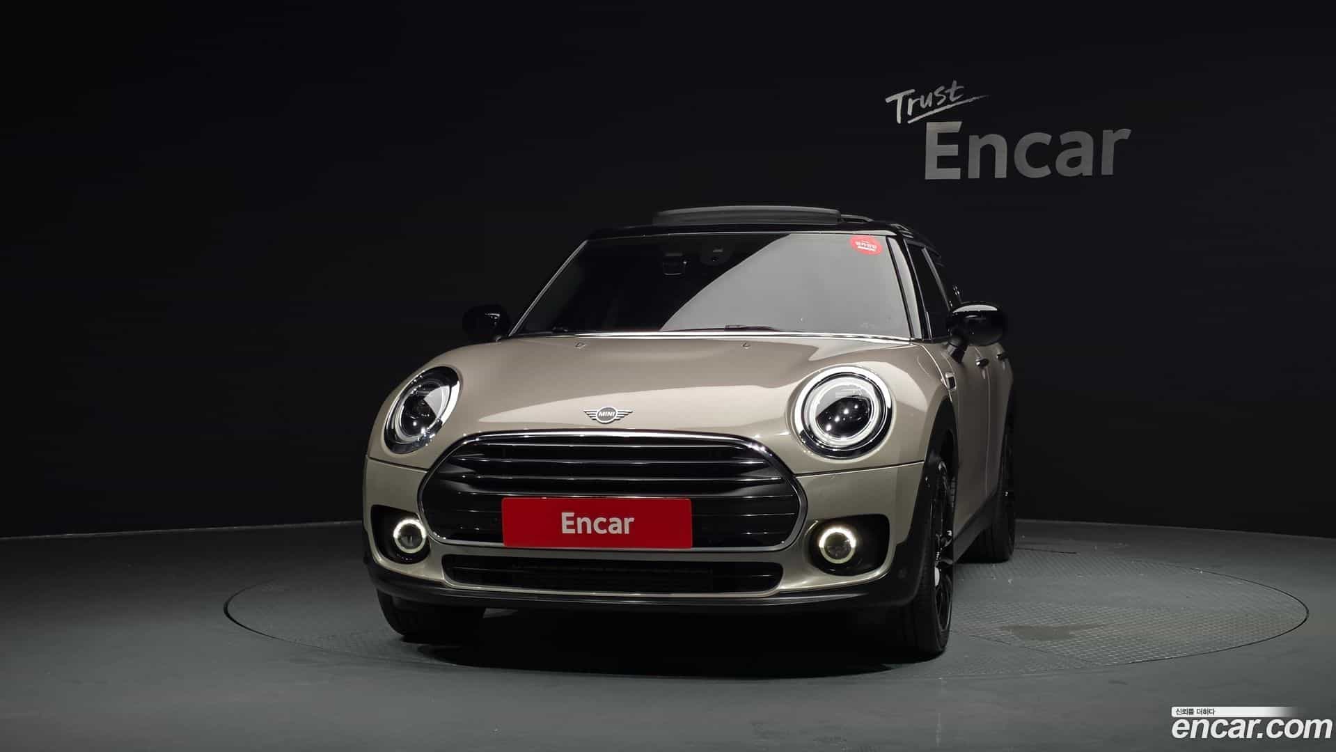 Clubman Mini 2021.11-OUTER-003