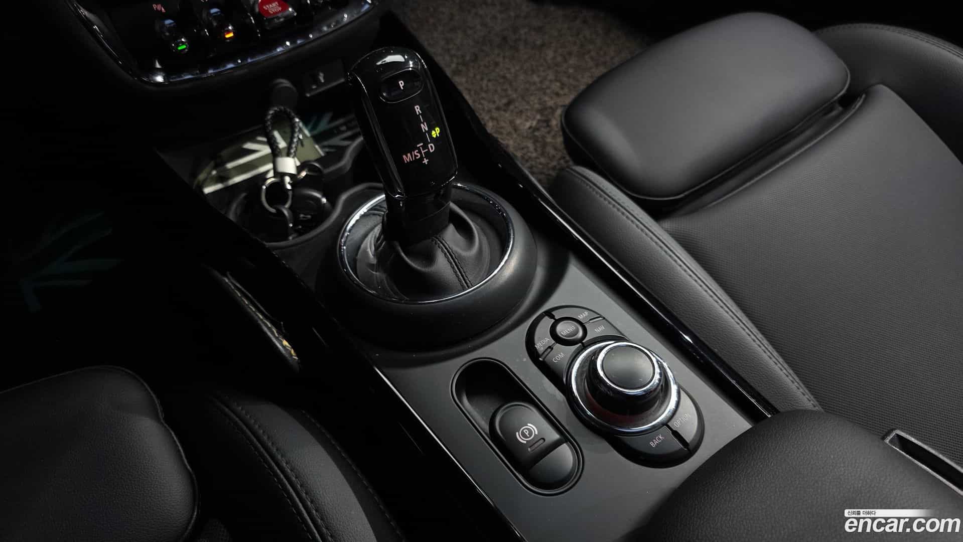 Clubman Mini 2021.11-INNER-009