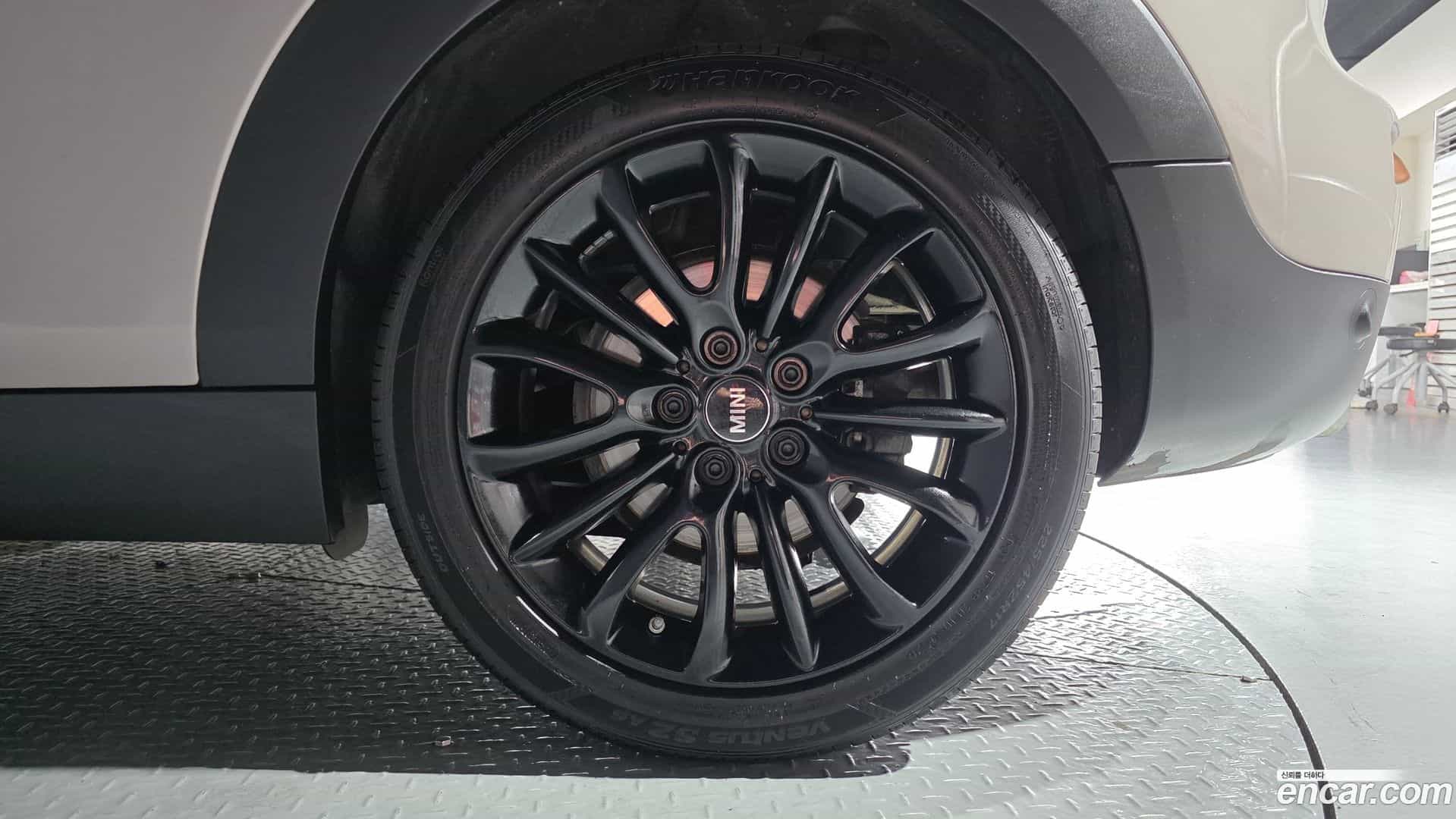 Clubman Mini 2021.11-OUTER-031