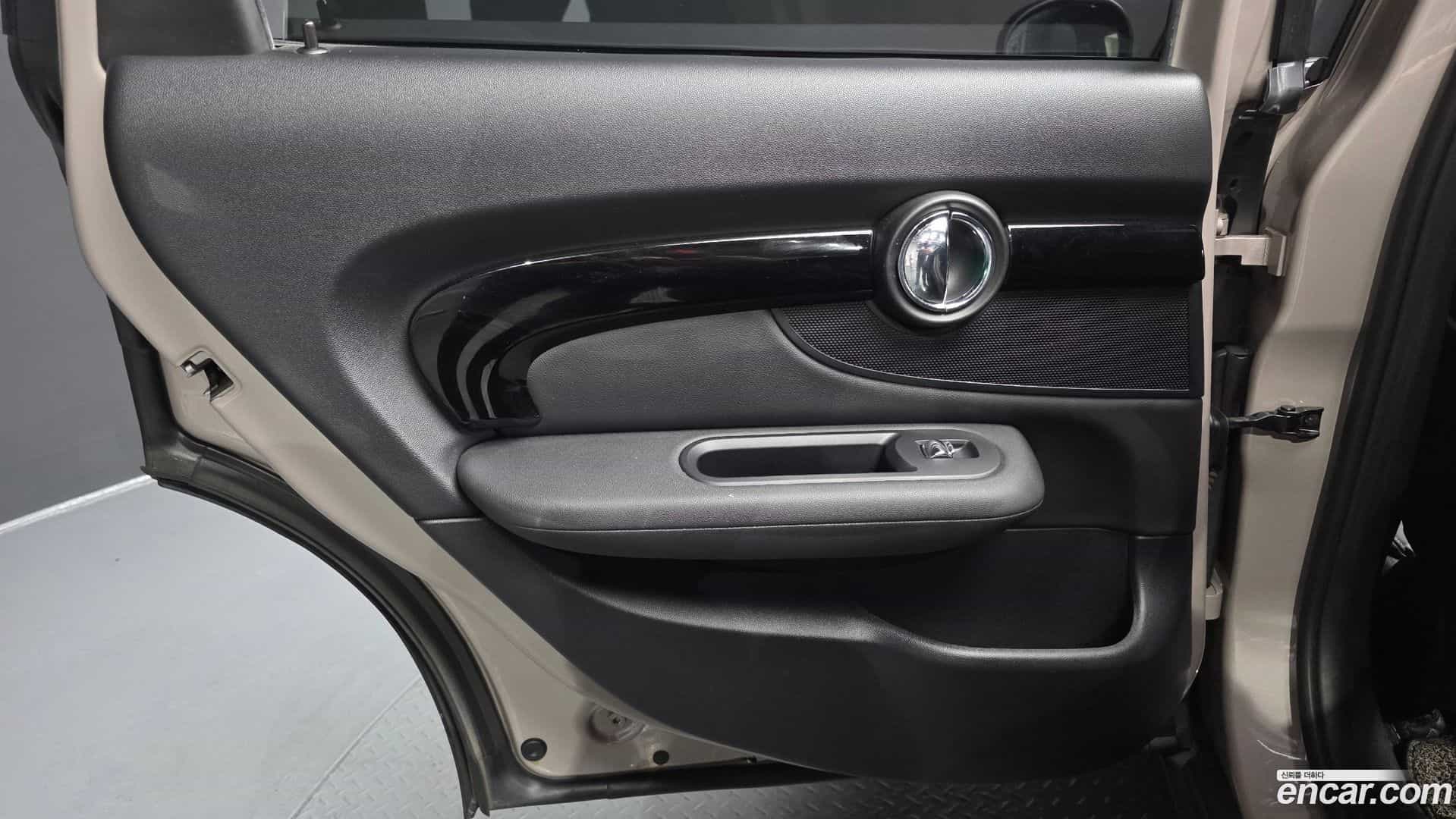 Clubman Mini 2021.11-INNER-035