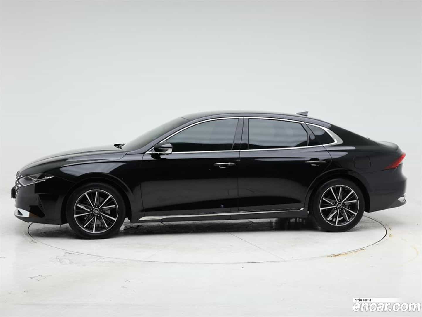 Grandeur Hyundai 2022.4-OUTER-003