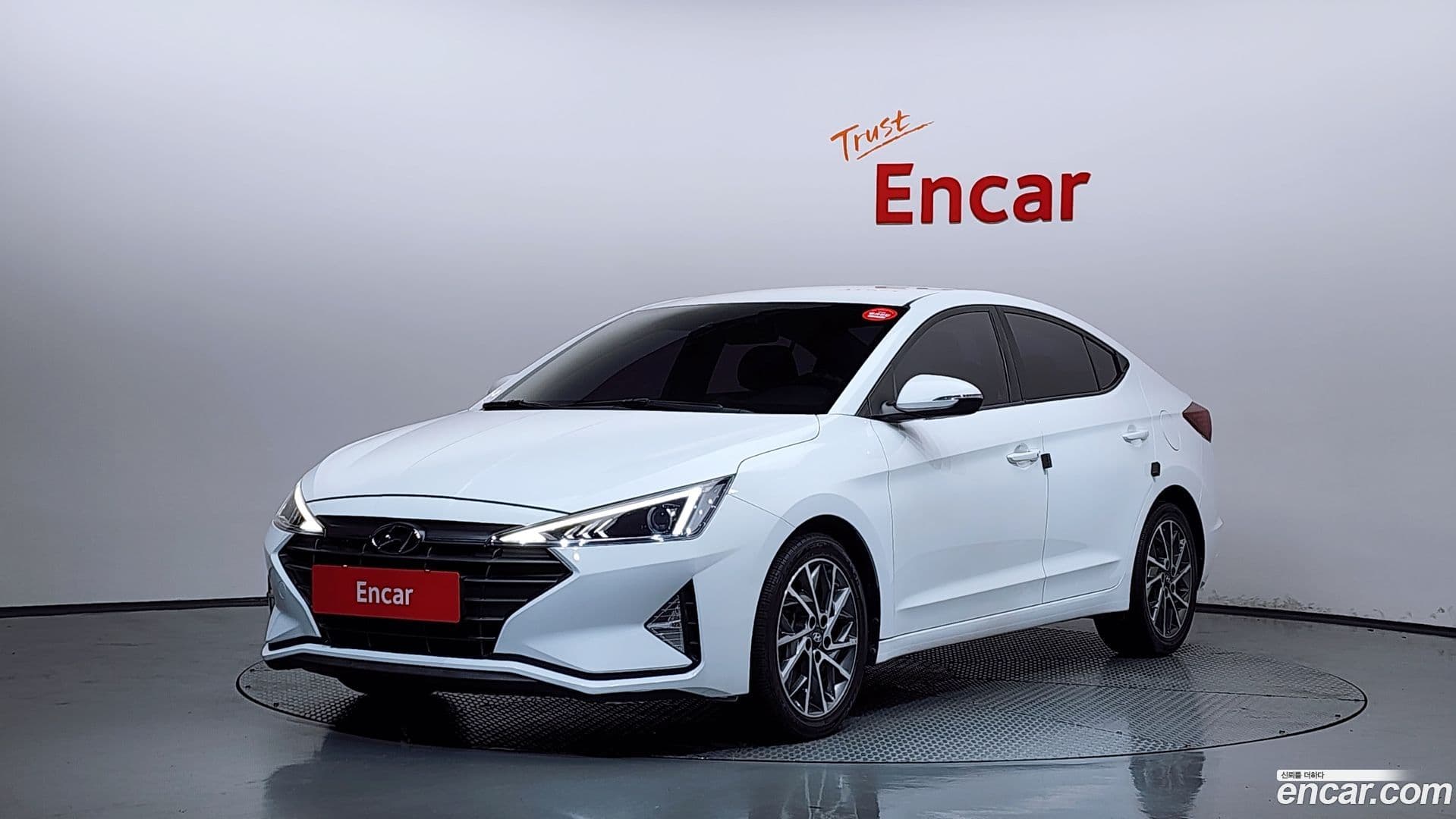 Main__Slider__Photo:AVANTE Hyundai 2018.10-0