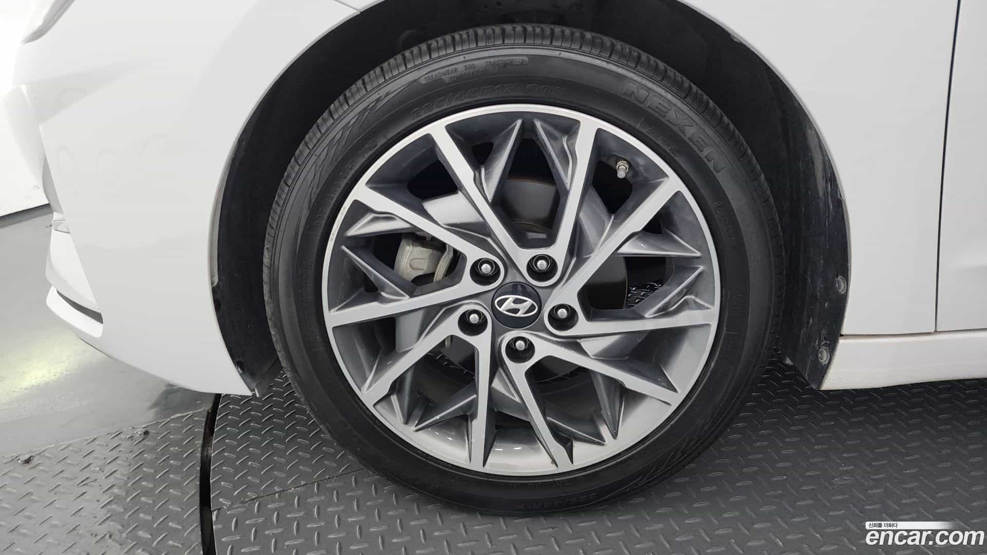 AVANTE Hyundai 2018.10-OUTER-005