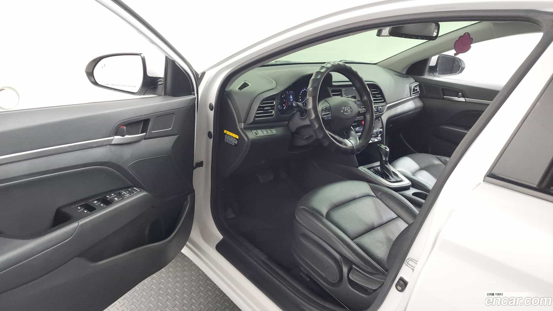 AVANTE Hyundai 2018.10-INNER-010
