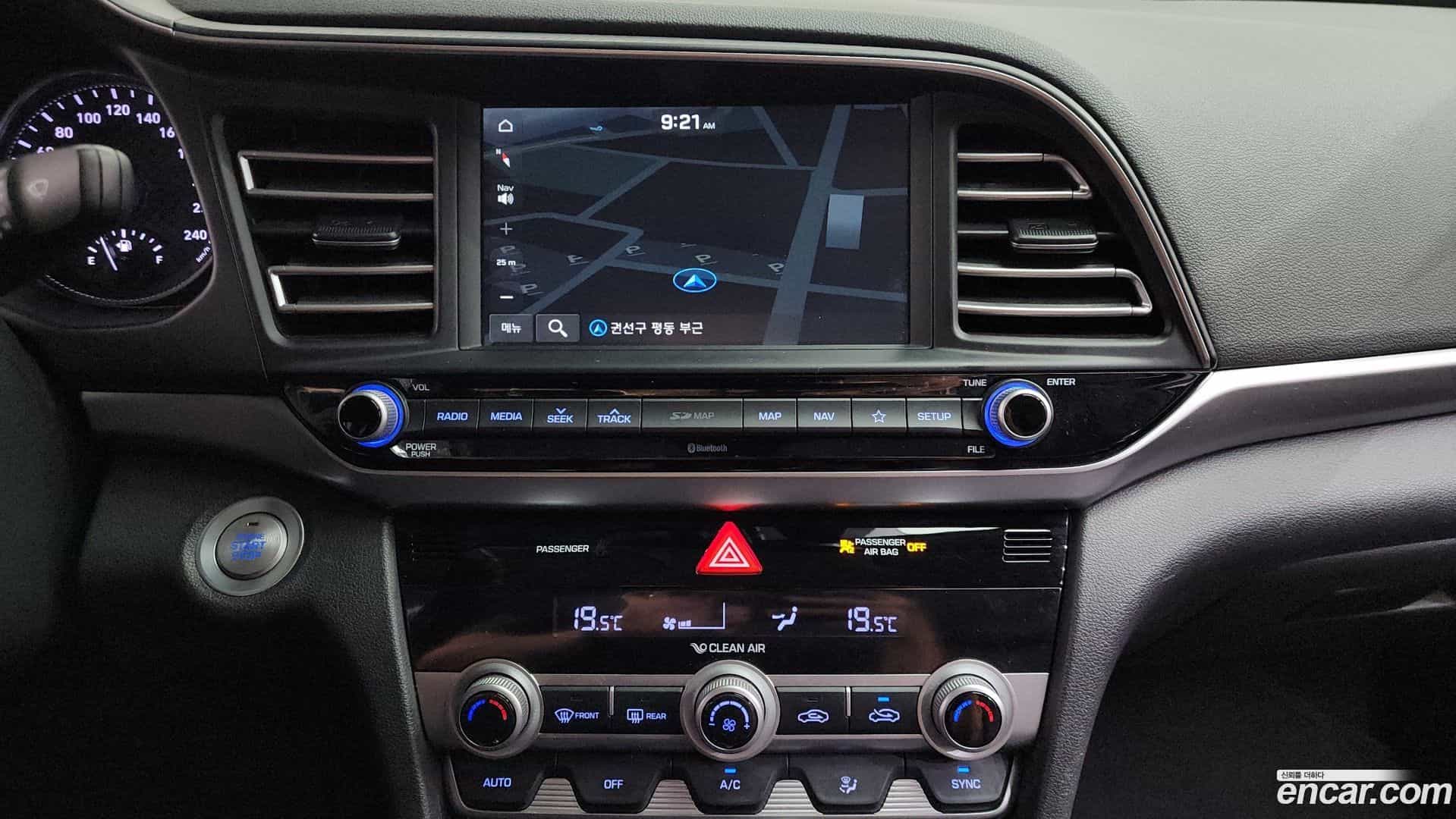 AVANTE Hyundai 2018.10-OPTION-017