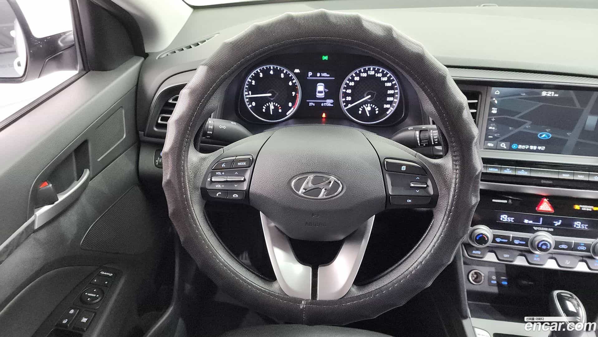 AVANTE Hyundai 2018.10-OPTION-018