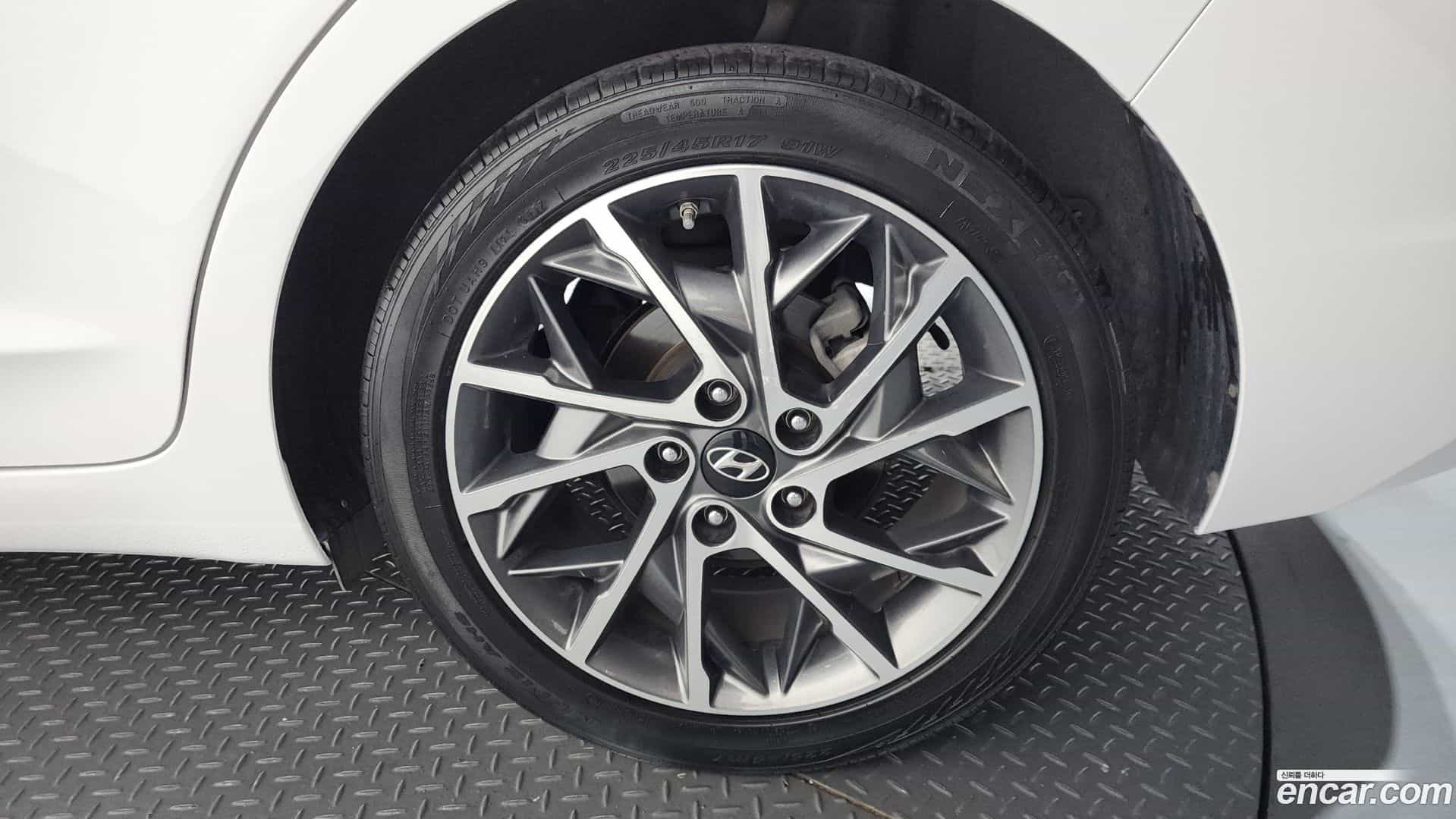 AVANTE Hyundai 2018.10-OUTER-031