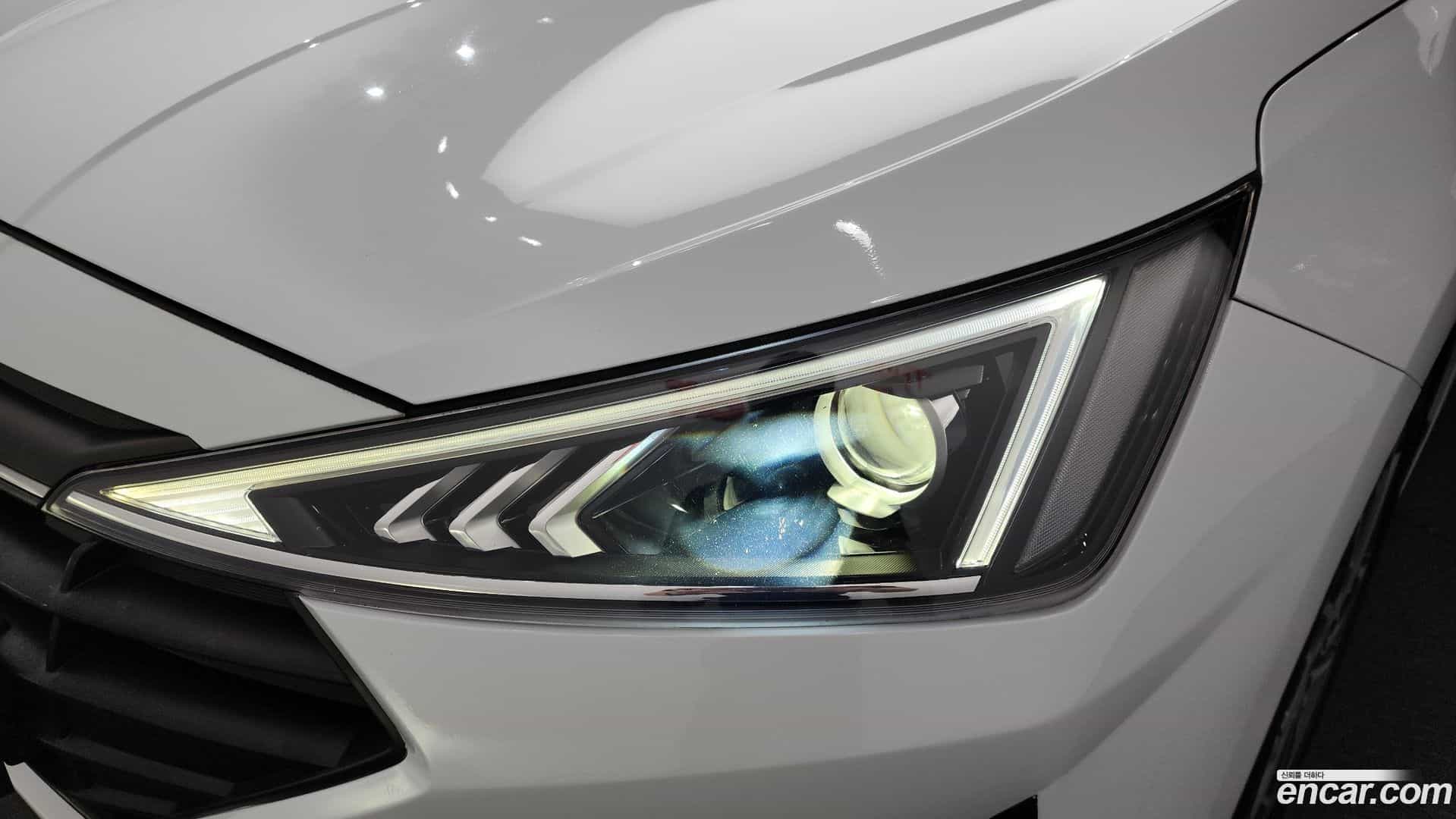 AVANTE Hyundai 2018.10-OUTER-032