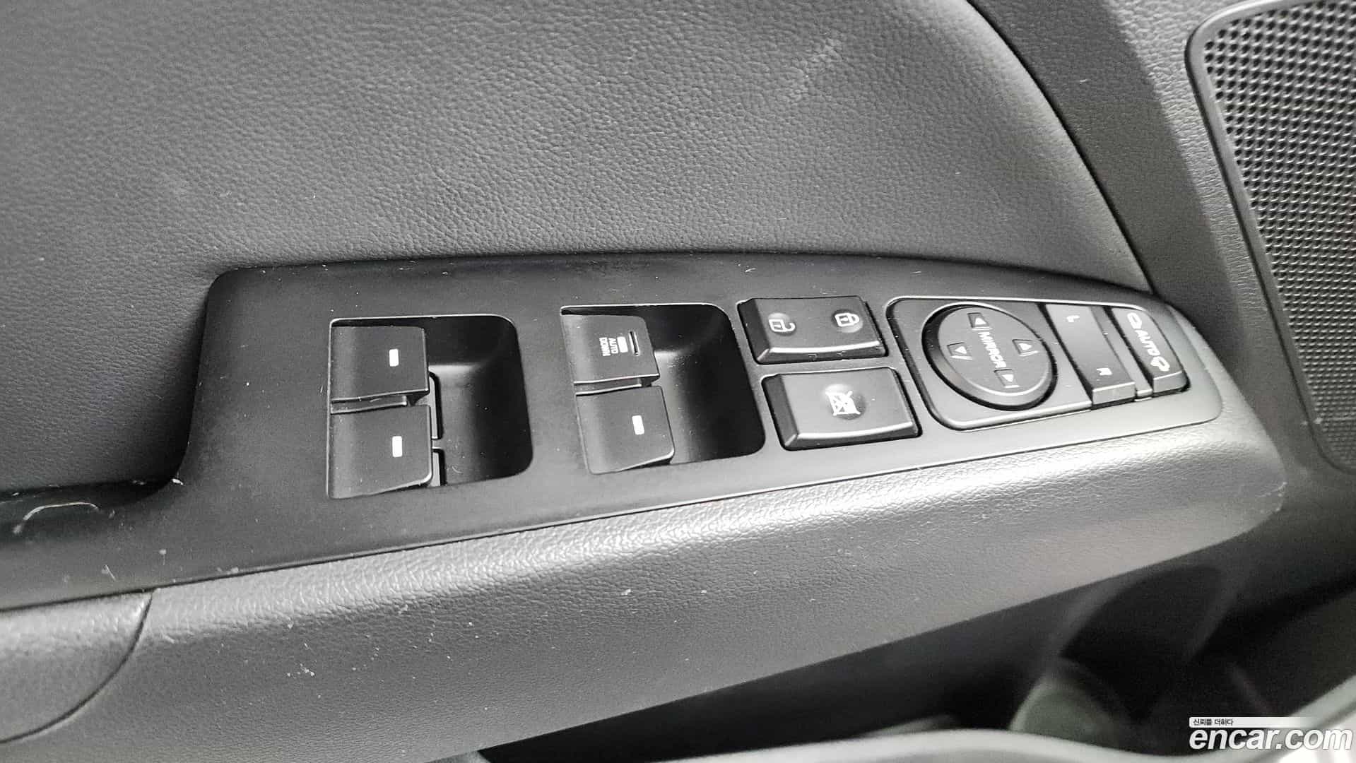 AVANTE Hyundai 2018.10-OPTION-042