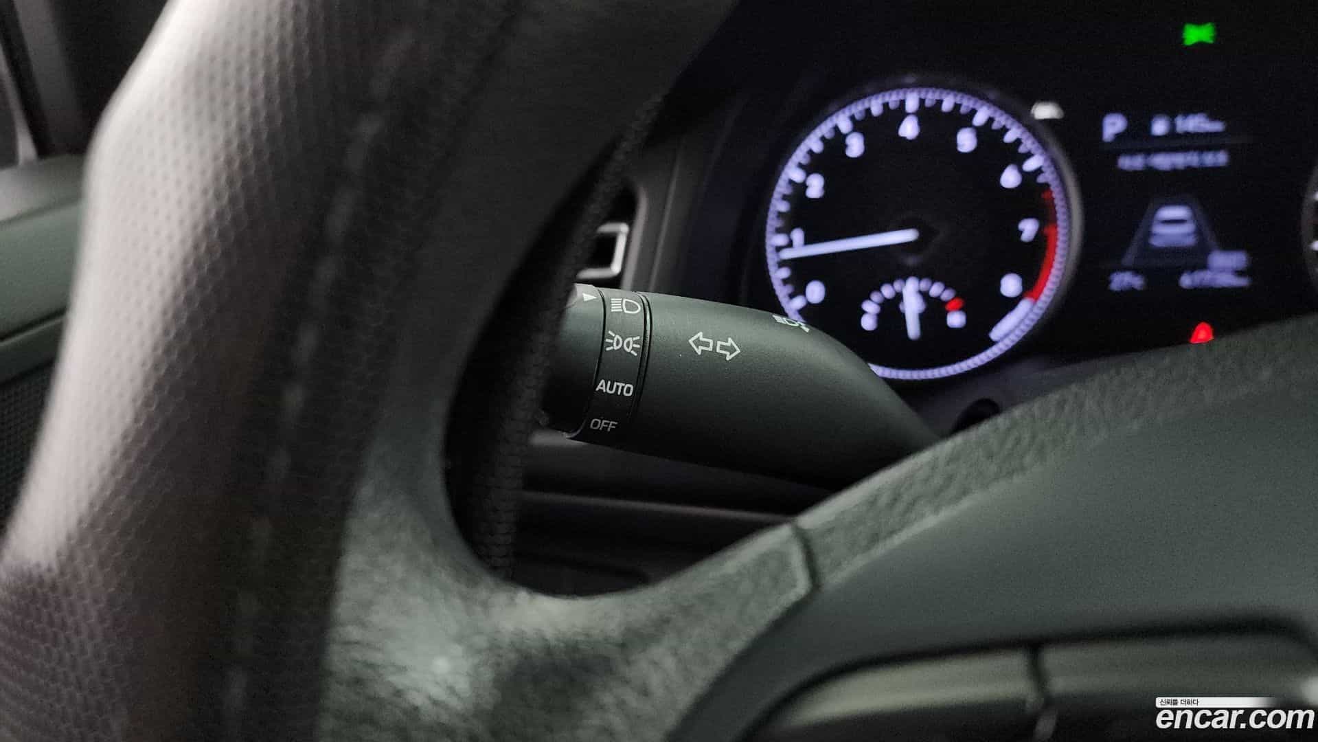 AVANTE Hyundai 2018.10-OPTION-043
