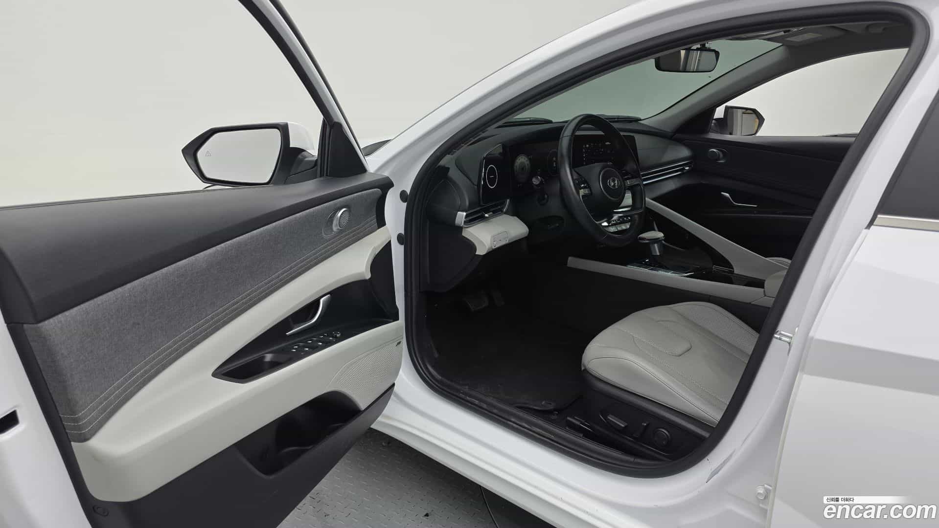 AVANTE Hyundai 2021.5-INNER-010