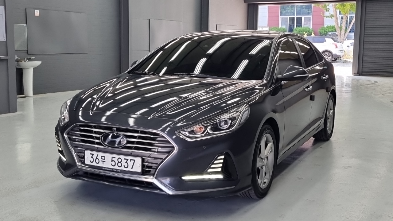 Main__Slider__Photo:Sonata Hyundai 2017.3-0