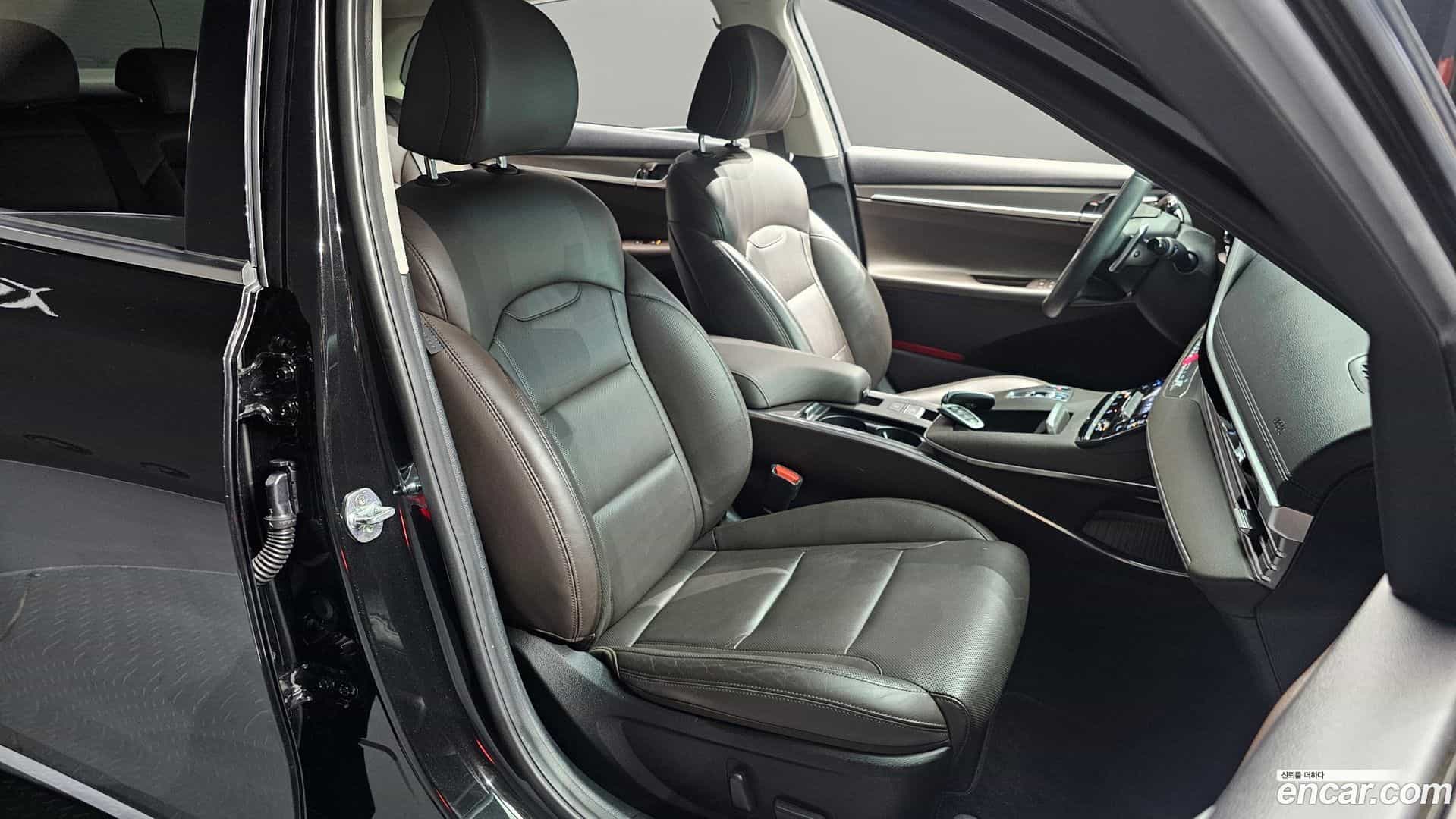 Grandeur Hyundai 2021.2-OPTION-016